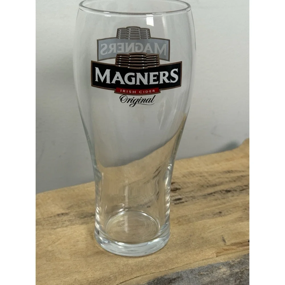 Magners Original Irish Cider Pint Glass Beer Lager Brewery 71/4